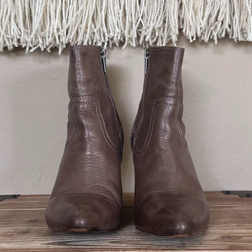 Frye Reina Taupe Gray Genuine Leather Covered Wedge Heel Short Ankle Boot Size 9